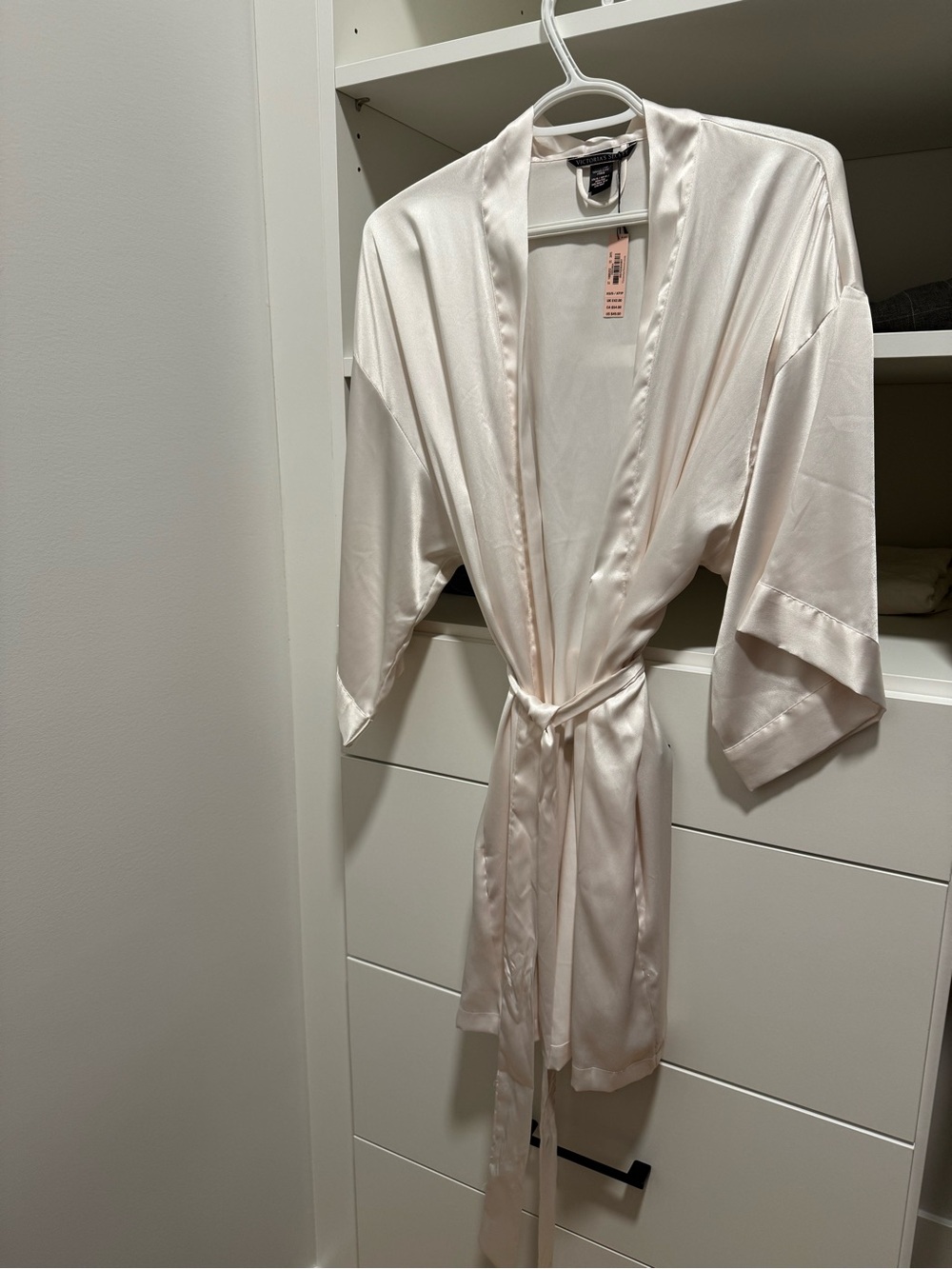 Victoria’s Secret Satin Robe Light Pink XS/S NWT Luxury Sleepwear